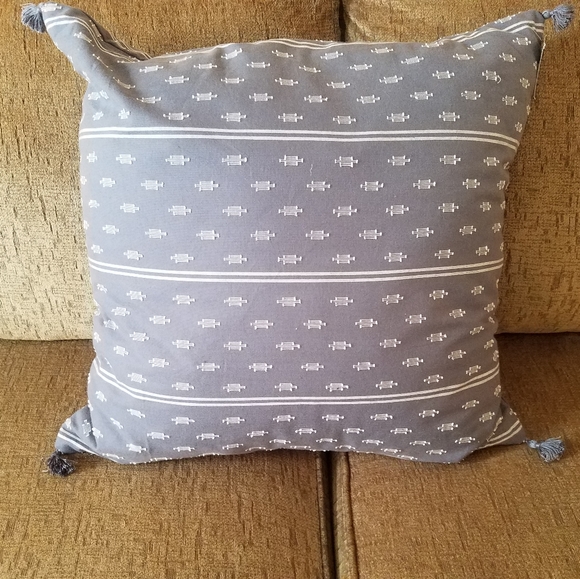 Pillow - Picture 3 of 3